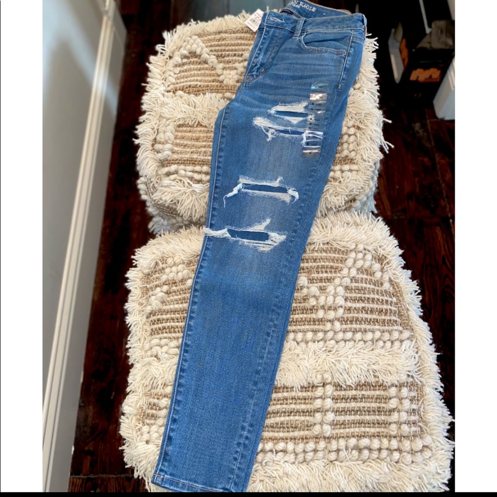 American Eagle Outfitters Distressed Jeans SHORT